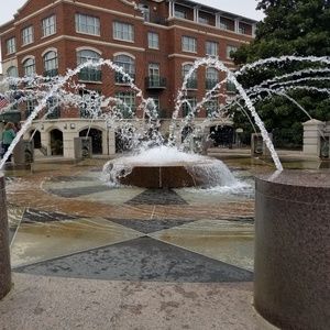 Meet your Posher, Brooke